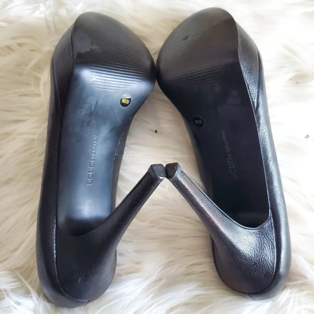BCBGeneration Black Snakeskin Peep Toe Platform Heels SZ 9